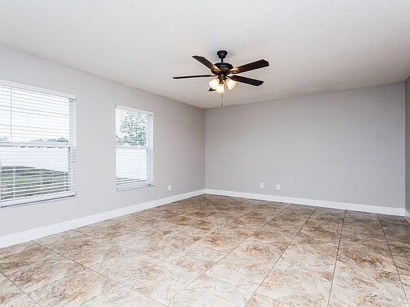 4th image of 3261 Amberley Park Cir