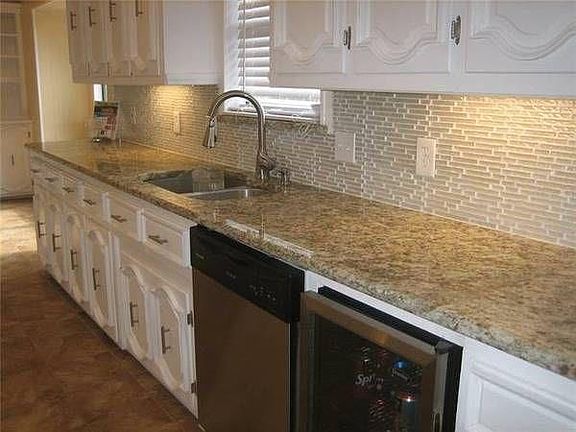 3rd image of 2100 Heather Hill Ln