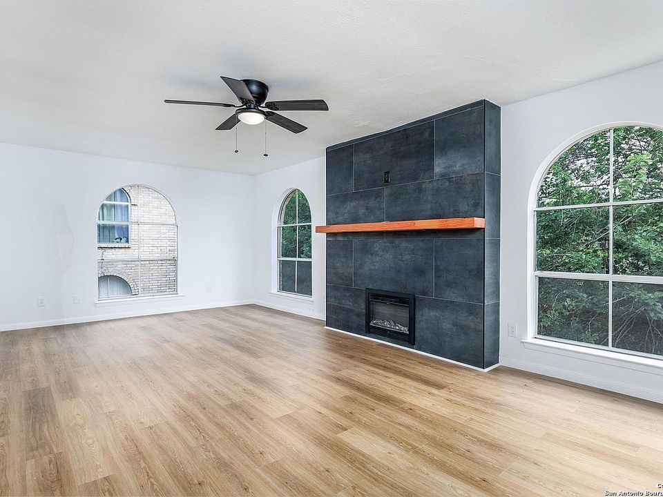 1st image of 8915 Datapoint Dr #39D