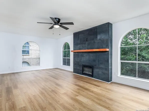 8915 Datapoint Dr #39D, San Antonio, TX 78229