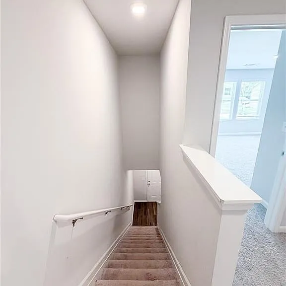 310 Oakwood Dr — Photo 4