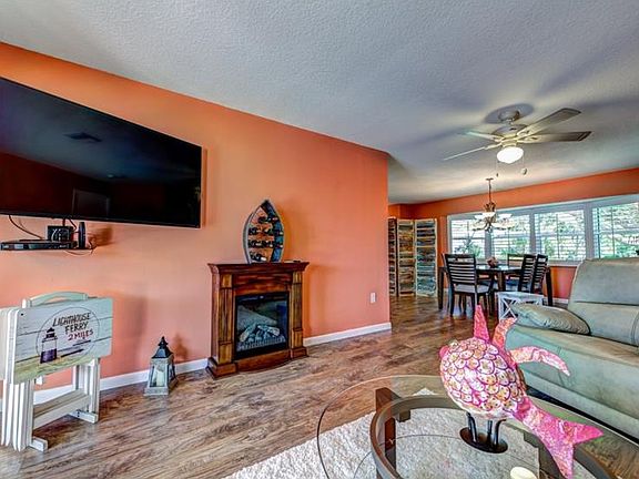 4th image of 38 Waterford Dr