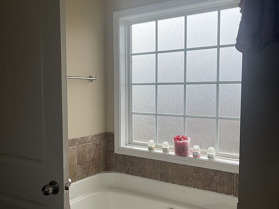 3rd image of 1376 Constitution Dr