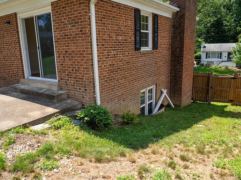 5012 Larno Dr — Photo 10
