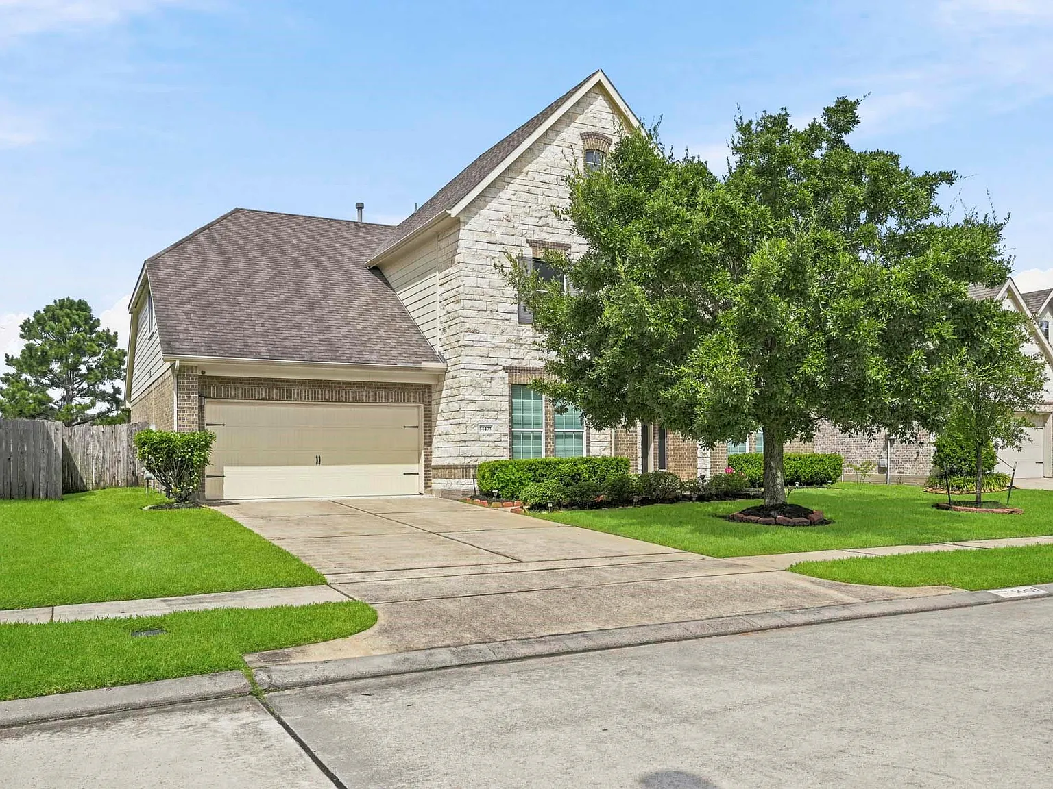 4 bed, 3.5 bath, 3535 sqft, $3,350 — Photo 3