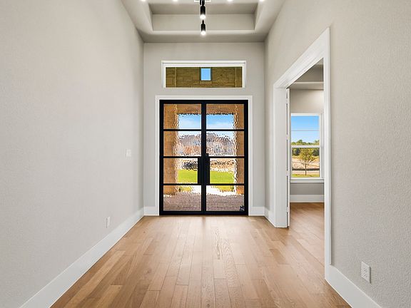 5th image of 3810 Pandora Dr