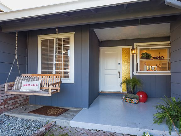 3rd image of 1322 Los Palos Way