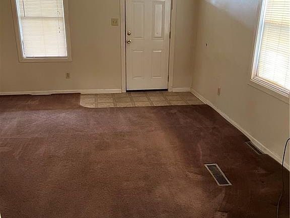 5th image of 7506 Guthrie Ave
