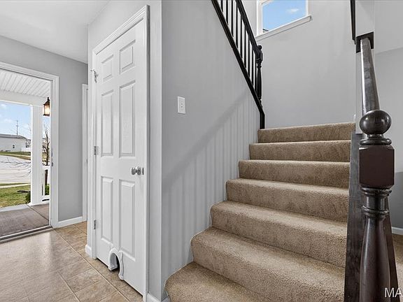 3rd image of 123 Bridgeton Dr