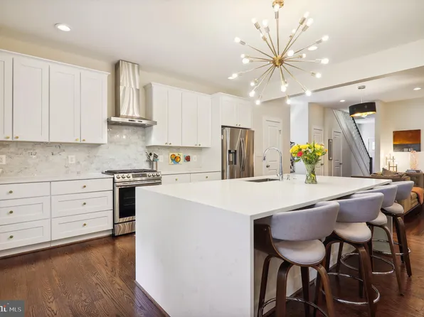 3719 36th St, Mount Rainier, MD 20712