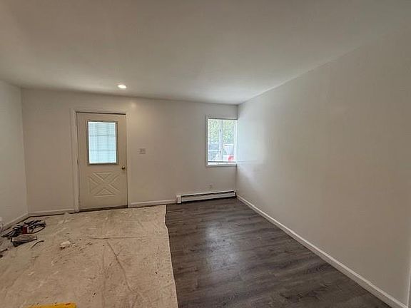 4th image of 687 Jersey Ave #5