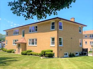 311 S Lodge Ln #1C, Lombard, IL 60148