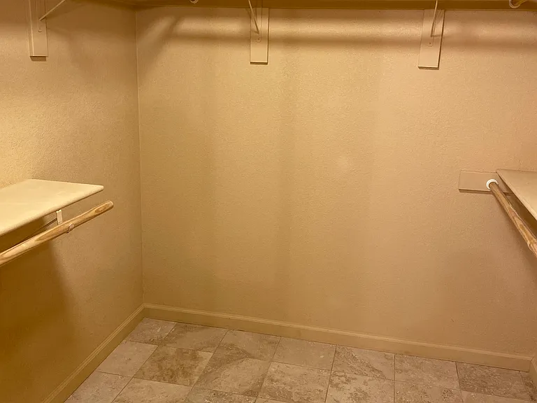 5091 Breakers Ln — Photo 15