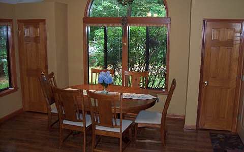 3rd image of 943 Meadowridge Dr