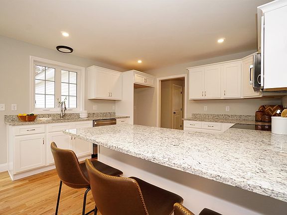 3rd image of 305 Karatzas Avenue Lot 21