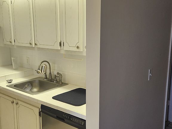 2nd image of 147 Northampton St