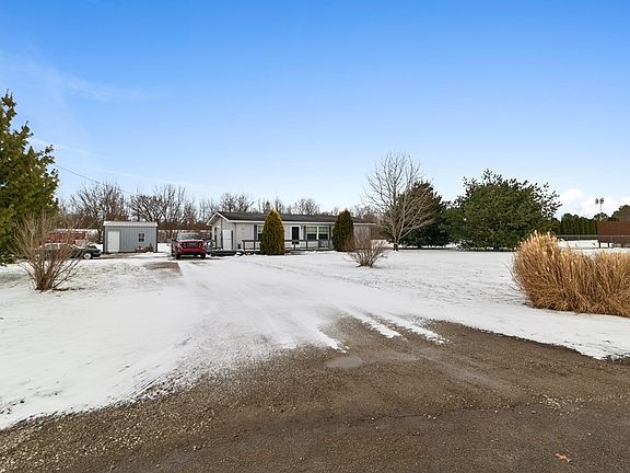 3rd image of 372 Willard Dr