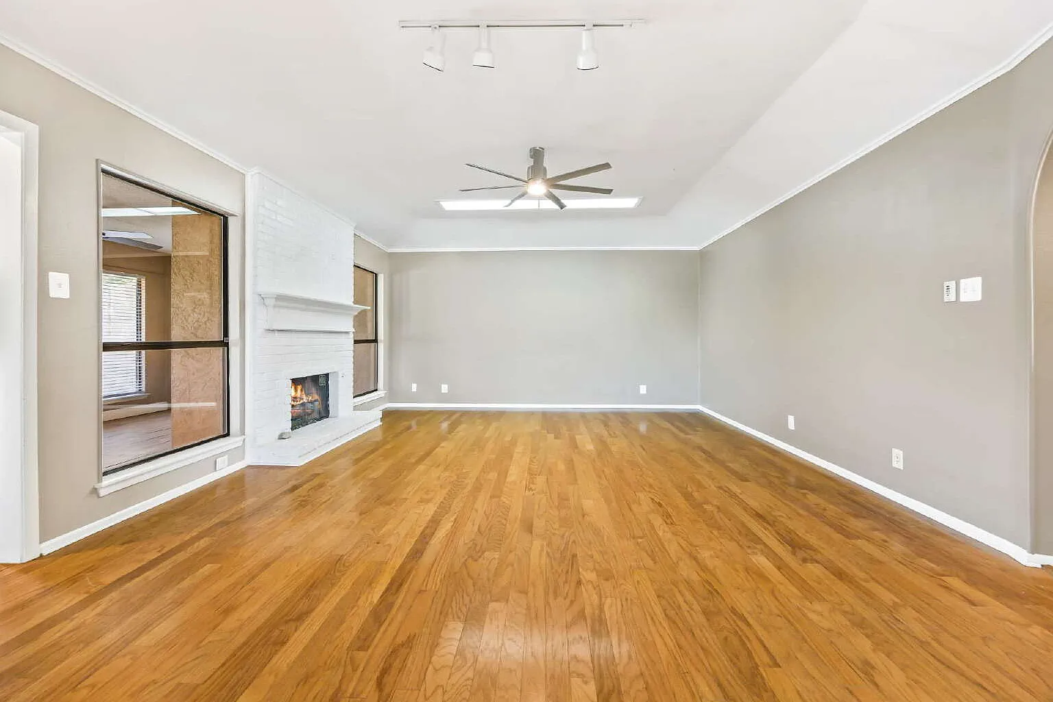 3 bed, 2.0 bath, 1710 sqft, $1,695 — Photo 4