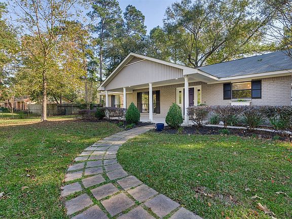 3rd image of 215 Woodland Dr