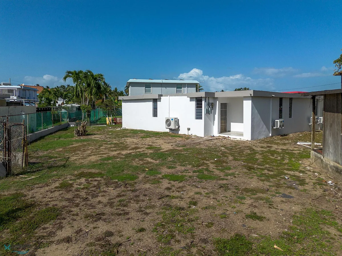 Building Photo - 2040 Paseo Azalea