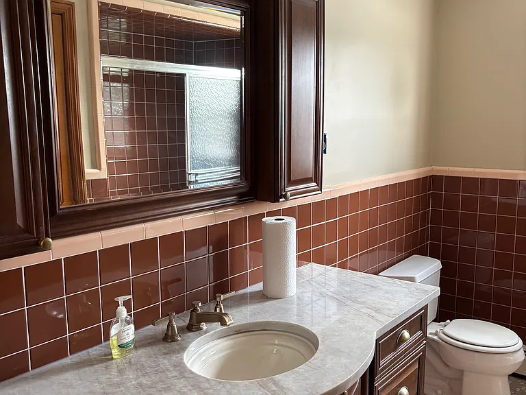 68 Maple Ave — Photo 2