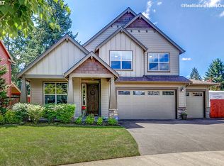 12470 Locust Farm Ct, Oregon City, OR 97045