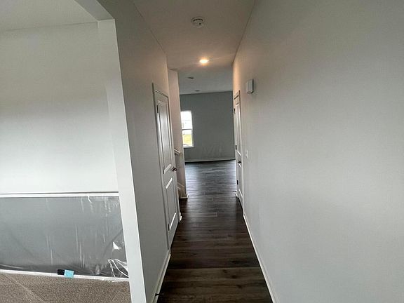 3rd image of 735 Whitney Dr