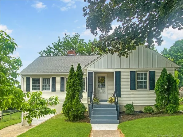 94 High Street, Wallingford, CT 06492