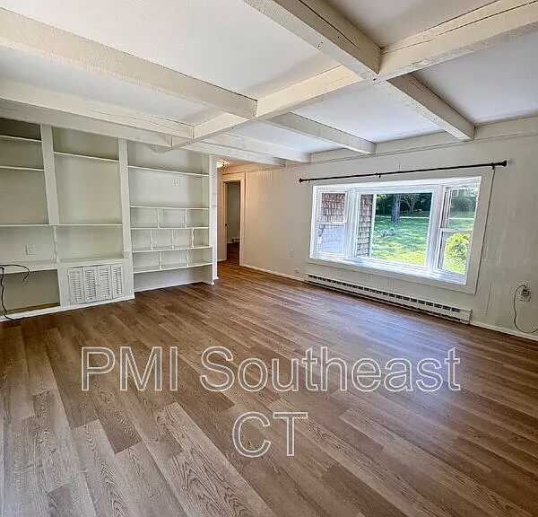 226 Pequot Ave — Photo 8