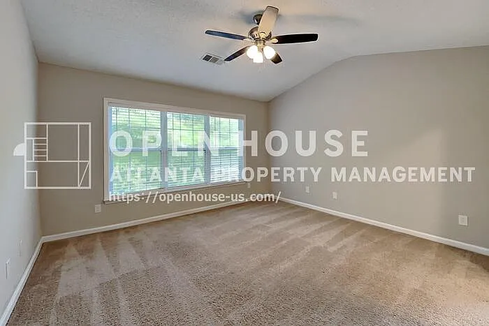 596 Lullingstone Dr SE — Photo 10
