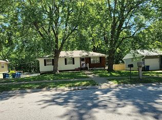 1013 Broadmore Ln, Liberty, MO 64068