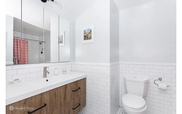 Sold by Douglas Elliman | media 15