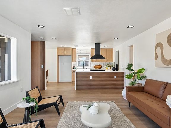 4th image of 915 N Pasadena Ave