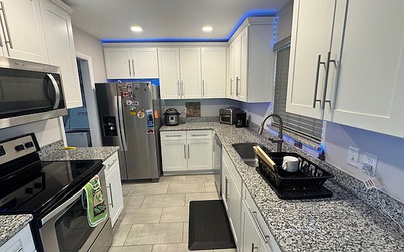 3rd image of 829 Osage Ave