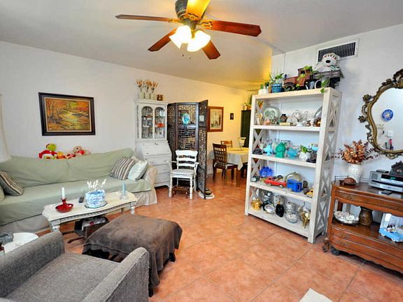 2nd image of 4105 Oak Terrace Dr