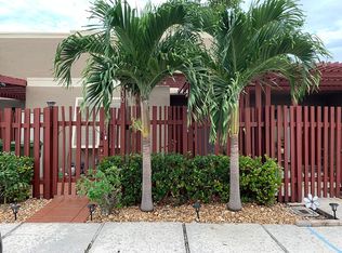 1030 Windward Dr, Pembroke Pines, FL 33026