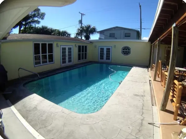 1311 S Palmway, Lake Worth, FL 33460