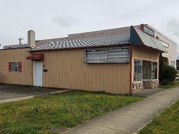 2nd image of 803 E 1st St