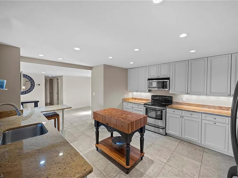 15 Bluebill Ave #103AA — Photo 6