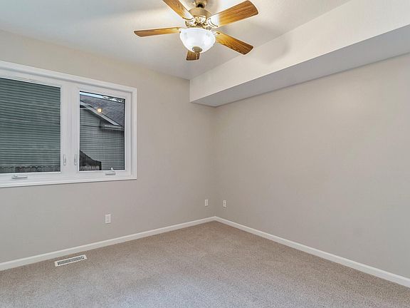 3rd image of 4278 Suffield Woods Ave