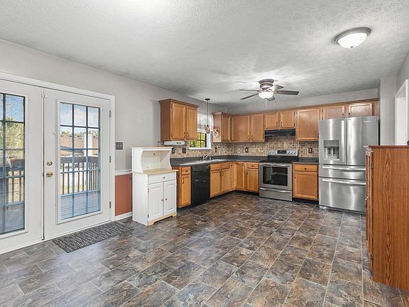 5th image of 408 Southbrook Dr