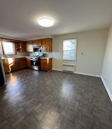 4th image of 28 Tower Pl APT 2