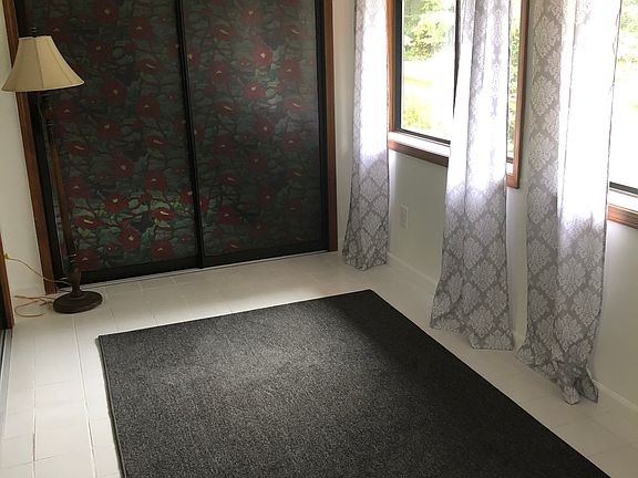 4th image of 16556 James St