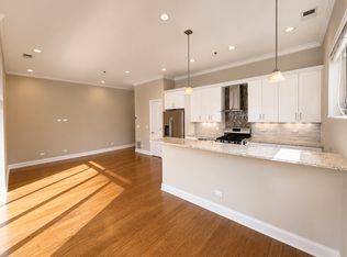340 S Morgan St #402, Chicago, IL 60607