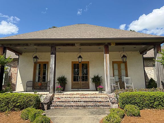 5th image of 92 Cedar Woods Dr