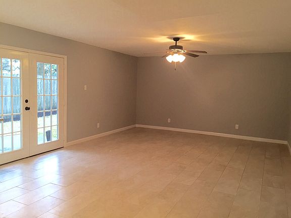 Family room, new tile floors