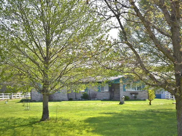 10611 N Little Point Rd, Stilesville, IN 46180
