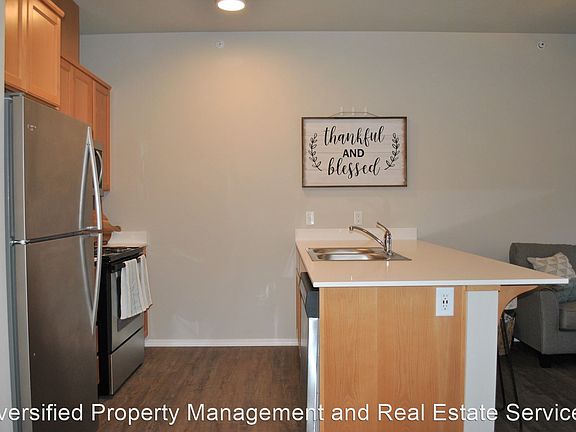 3rd image of 3655 Pleasant View Dr NE APT 303