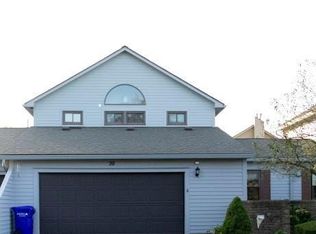 20 Glenn Abbey Cir, Rochester, NY 14612