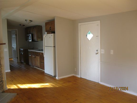 3rd image of 359 Russell Ave